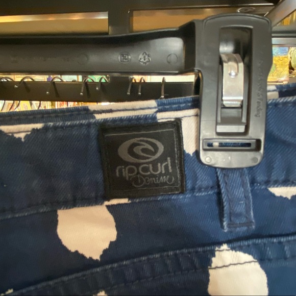 RIP CURL LACE UP SIDES SHORTS SIZE 3 JUNIORS NEW - NEVER WORN - Picture 4 of 4